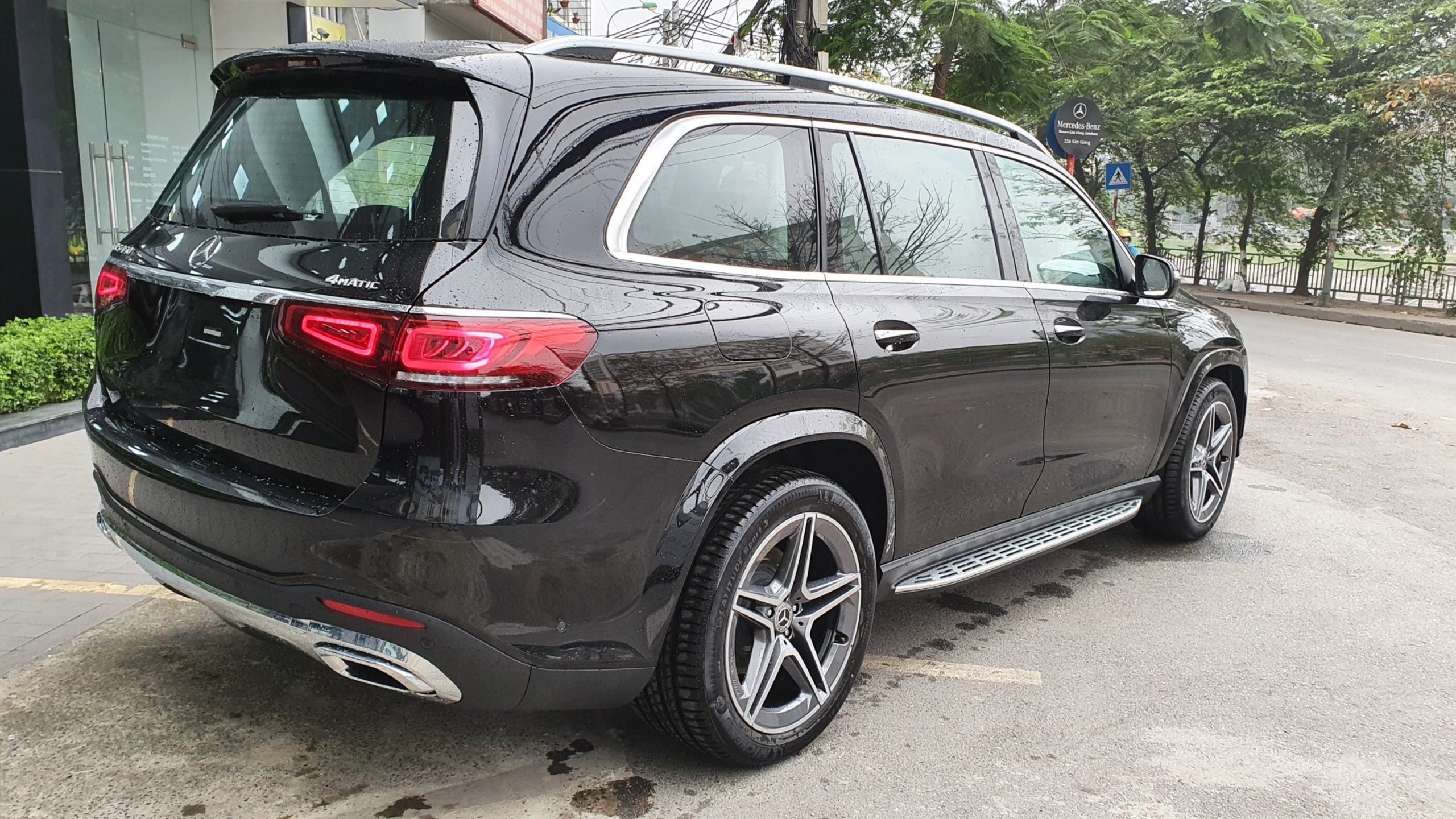 mercedes-benz-gls-450-4matic-noi-that-ngoai-that-2020-2021-mercedeshaxaco-com-vn