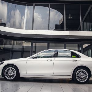 mercedes-e200-exclusive-2021-2022-2023-ngoai-that-noi-that-mercedeshaxaco-com-vn