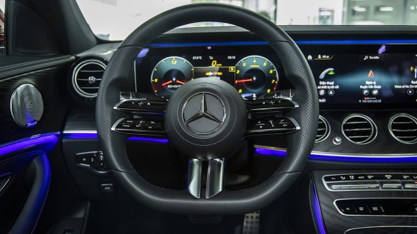 Mercedes E300 AMG : Giảm Giá Lớn Nhất Thị Trường, Tặng Phụ Kiện